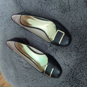 Coach pumps